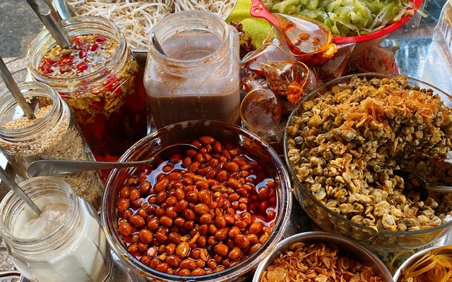 Quán O Bi Cơm Hến