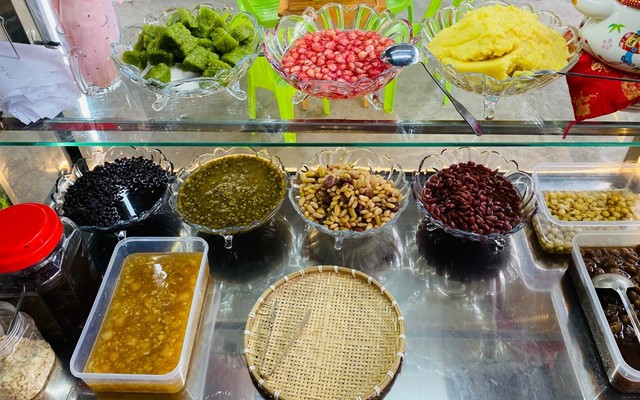 Chè Vạn Phát - Các Loại Chè Và Gỏi Cuốn - Bùi Hữu Nghĩa