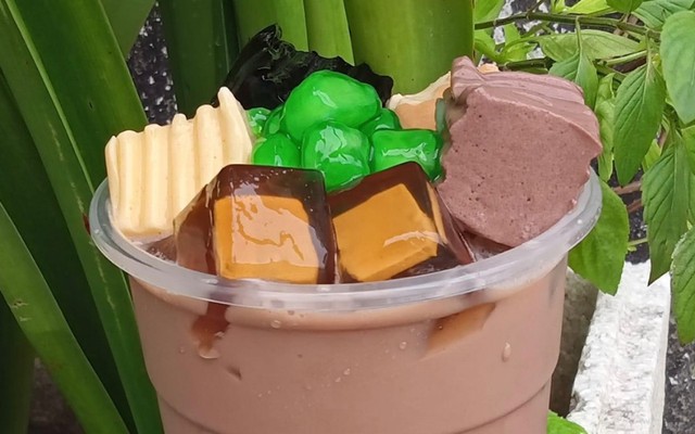 High Tea - Trà Sữa - Phùng Tá Chu