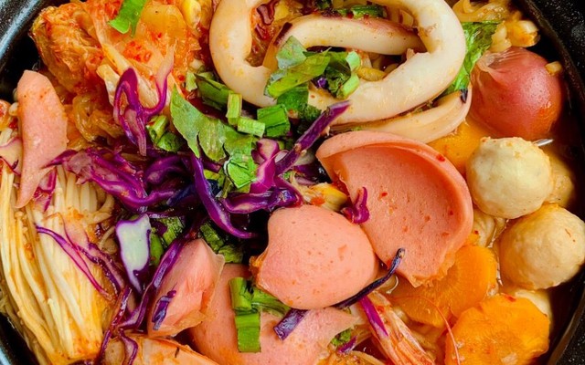 Song Hà Milk Tea - Ăn Vặt, Trà Sữa & Mỳ Cay - 58 Phố Hoà Đình