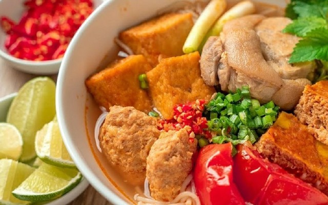 A Bảy - Bún Riêu, Bún Bò & Phở Bò - Huỳnh Văn Chính 1
