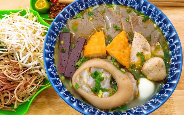 Bún Bò Huế Ninh Hồng - Triều Khúc