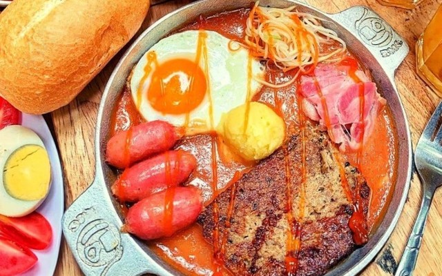 BÁNH MỲ CHẢO, XÔI GÀ & CƠM GÀ BÌNH MẬP