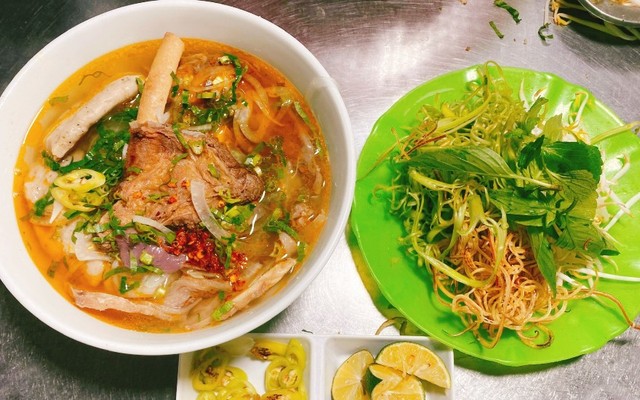 Bún Bò Chú Ba - Bún Bò Huế & Sườn Sụn Bò