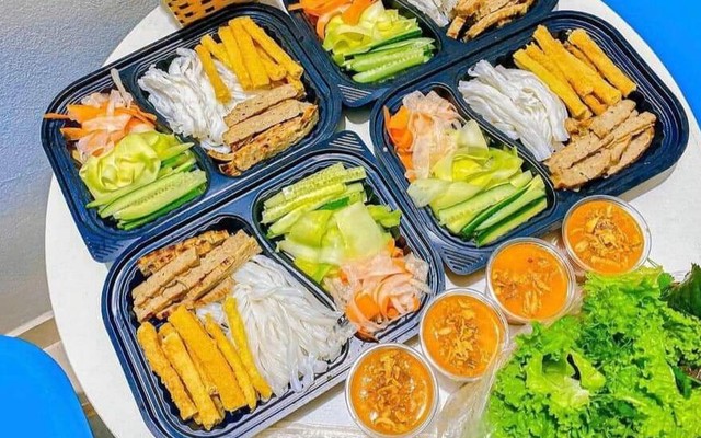 Huy Food - Nem Nướng Và Bún Trộn Nha Trang