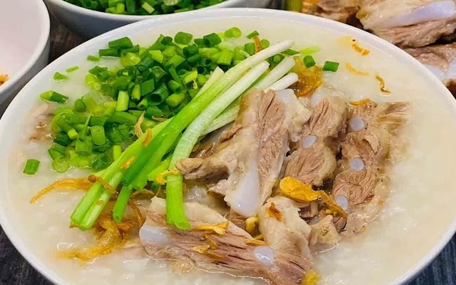 Bà Tuyết - Cháo Sườn Sụn - Trần Bình