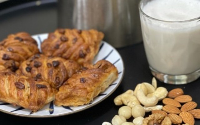 BIUN2HAND Cofee House - Cà Phê, Sinh Tố & Nước Ép - 6 Ngõ Trung Tả