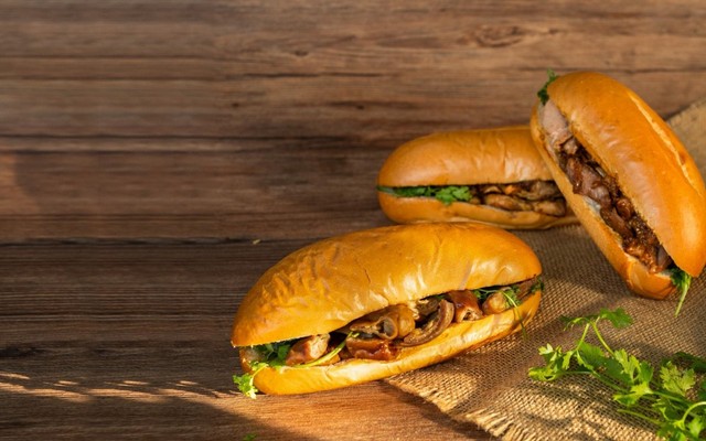 Bánh Mì Peppa - Vua Bánh Mì Heo Quay - Số 1 Lưu Quang Vũ