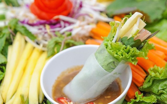 Bánh Tráng Cuốn Thịt Heo Hoàng Bèo - Nguyễn Oanh