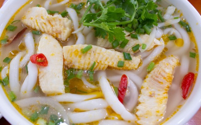 Bánh Canh Cá Lóc Tâm - 34B Ngô Quyền