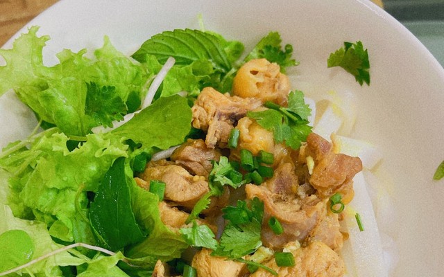 Mì Vịt Xáo Sả Chichi - Trần Cao Vân