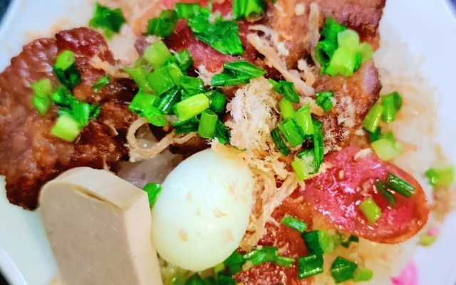 Bún Thịt Nướng Bà Năm - 132/79 Nguyễn Hữu Cảnh