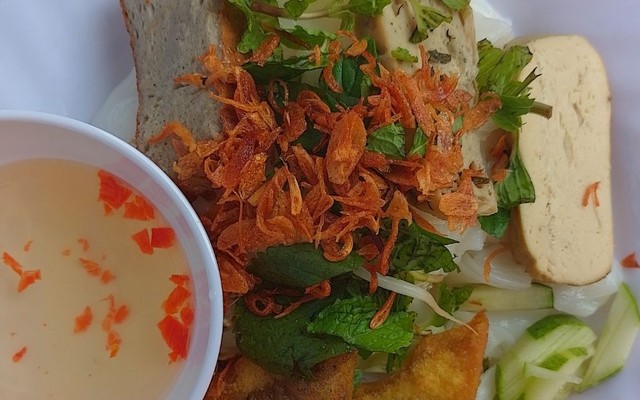 Ngọc Dung - Bánh Ướt Chay - Khánh Hội