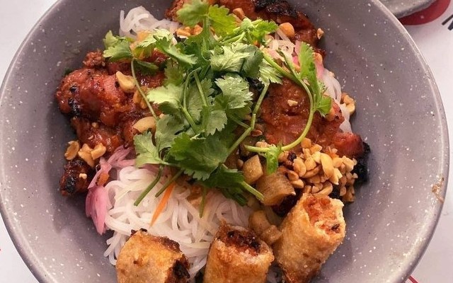 Bún Riêu & Bún Thịt Nướng - Cô Loan Buôn Mê