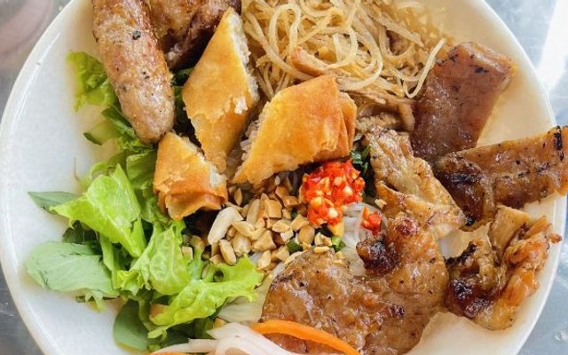 Bánh Mì Chả Cá & Bột Chiên A.Vinh Quán - 402 Hoà Hảo