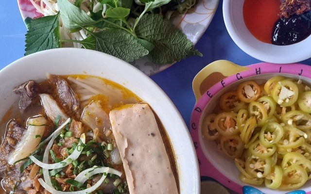 Hai Ngân - Bún Bò & Trà Sữa - Phạm Ngũ Lão 