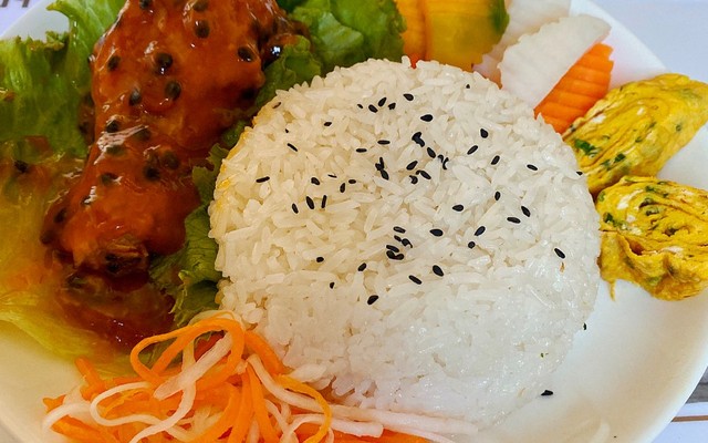 Hoa Mộc Quán - Cơm Văn Phòng & Cơm Gà - 85b Nguyễn Văn Hưởng