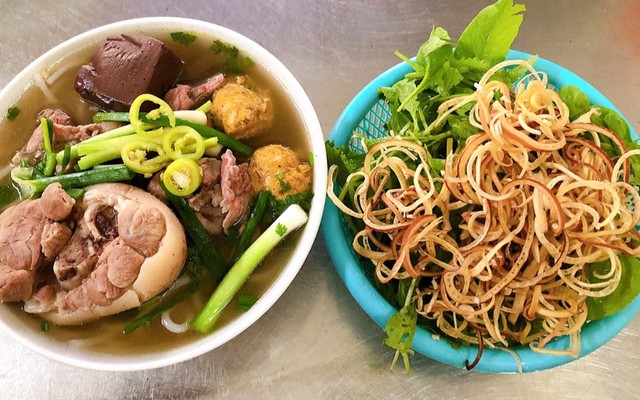 Bún Bò Huế - 234 Giáp Bát