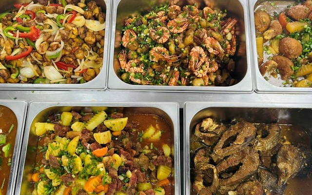 Cơm - Xiên Căn Tin Đại Học Thương Mại - 18 Ngõ 1 Trần Hữu Dực