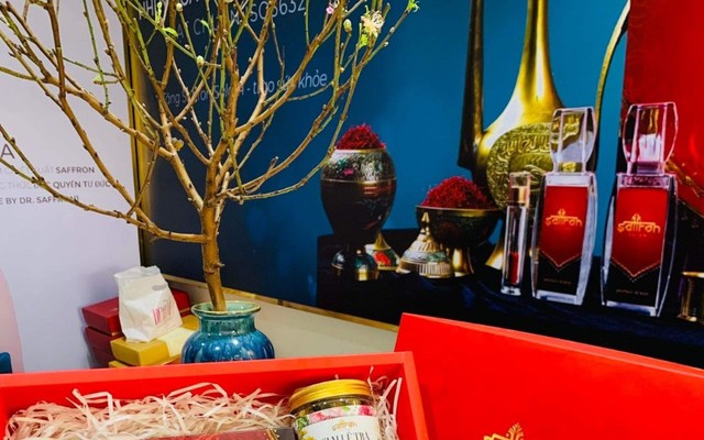 Quà Biếu Tặng Cao Cấp - Khuất Duy Tiến