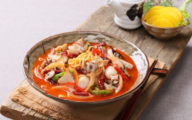 TRUYỀN THUYẾT CHAMPONG - Quận 2 Mì Cay Hải Sản Hàn Quốc