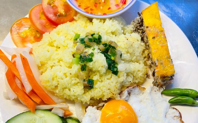 Cơm Tấm 22 - Cơm Sườn Nướng - 22 Trịnh Công Sơn