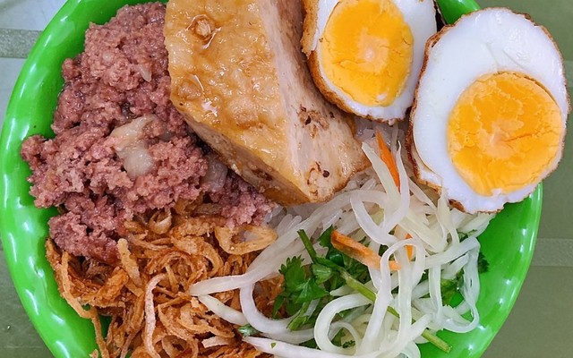 Gà Tần Quán - Xôi & Gà Tần - Định Công
