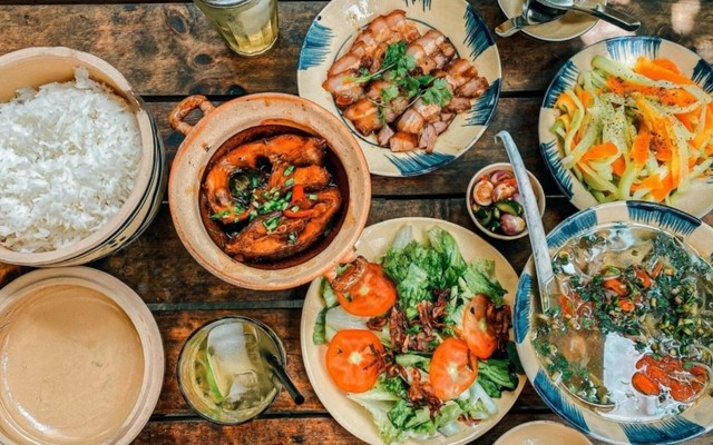 Hiền Linh - Cơm Văn Phòng & Bún Miến Ngan - 125 Nguyễn Ngọc Vũ