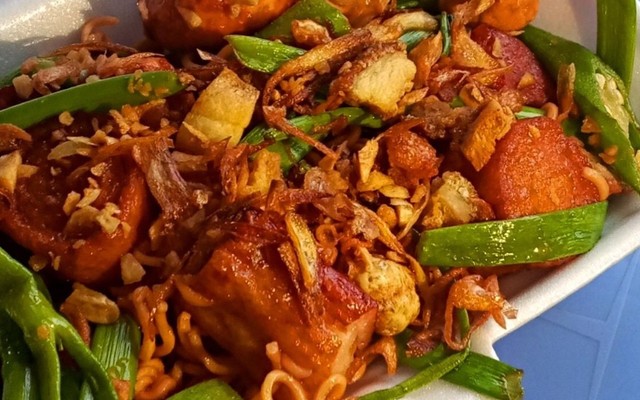 Lyn’s - Mỳ Trộn, Cá Viên & Cơm Gà Xối Mỡ