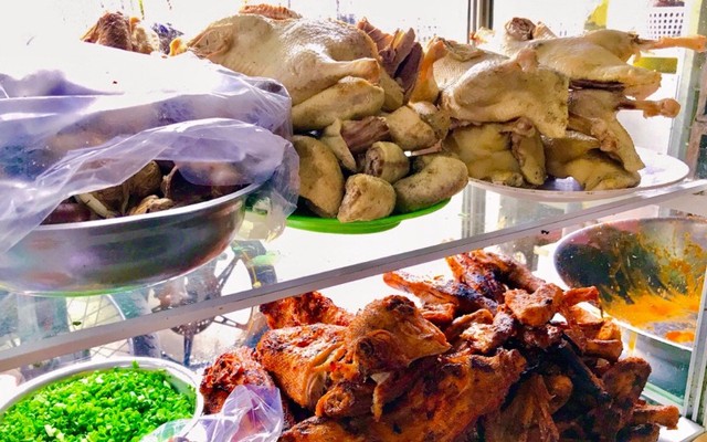 Vịt Cô Hưng - Vịt Nướng, Vịt Luộc & Cơm Vịt - 188 Lương Định Của