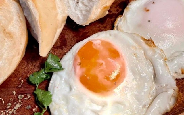 Bami Bánh Mì - Bánh Mì Chân Gà Hầm - Quang Trung 