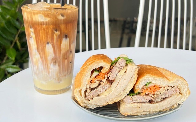 Bánh Mì Nhà TA - Bánh Mì & Cafe - Chung Cư Đức Khải