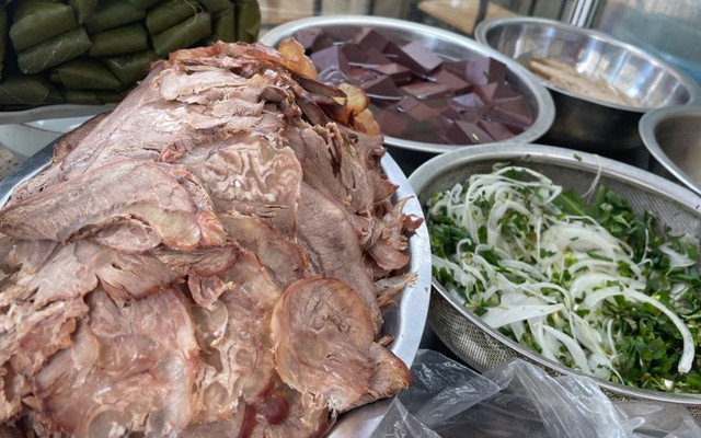 Bún Bò Huế Ngự Bình 2 - Bún Bò Huế  - Phùng Hưng