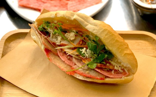 Bánh Mì Bà Nguyệt - 152 Ngọc Hà