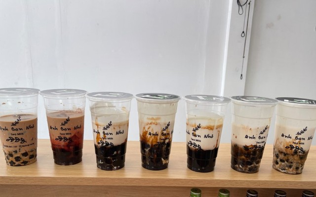 Anh Bạn Nhỏ - Trà Sữa Ô Long - Cách Mạng Tháng 8