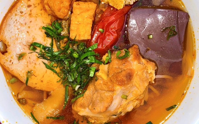 Cô Bích - Bún Riêu, Canh Bún - Thích Quảng Đức 