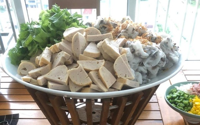 Bánh Cuốn Nóng Hoa - Nguyễn Duy Cung