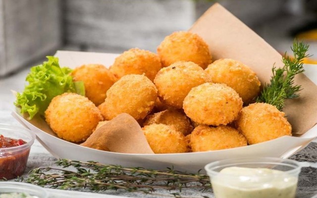 Cá Viên Chiên & Ăn Vặt Đào Béo - Trịnh Đình Trọng