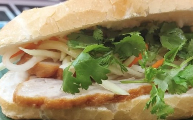 Bánh Mì Chả Nóng Dũng Hạnh - Đường 19/5
