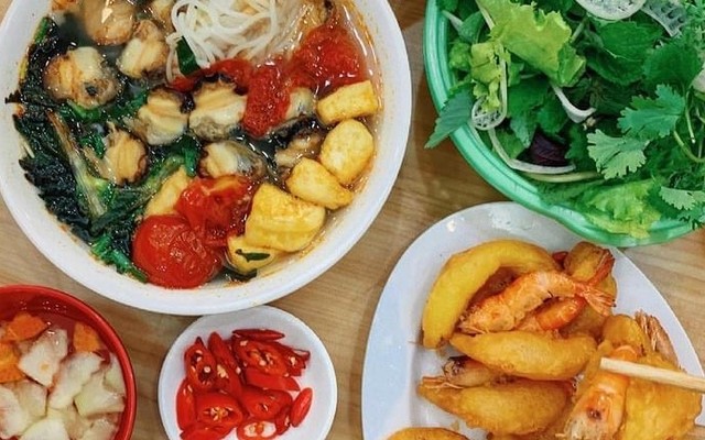 Lâm Tuấn Đạt - Bánh Tôm & Bún Ốc - Phủ Tây Hồ