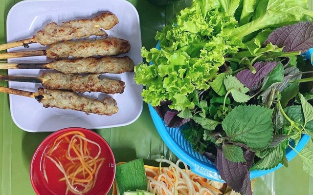 Phượng - Đặc Sản Bánh Xèo & Nem Lụi - Phú Diễn