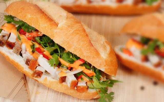 Bánh Mì Heo Quay Thảo My - Tân Quý
