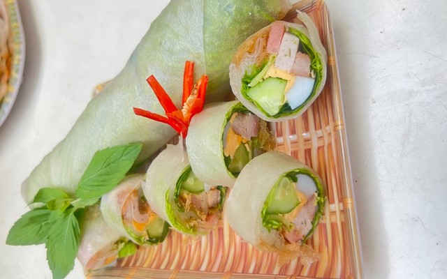 Cuốnn - Ăn Vặt - Bùi Văn Hoà