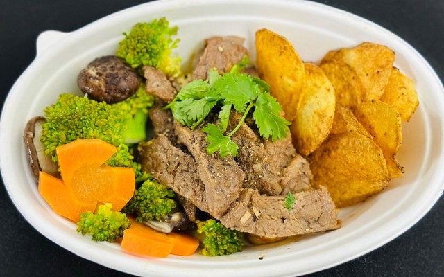 Mira Food - Cơm Bò & Cá Hồi Rau Củ - Lê Văn Lương