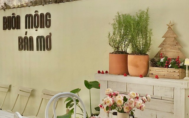 Buôn Mộng Bán Mơ - Cà Phê - Tô Hiệu