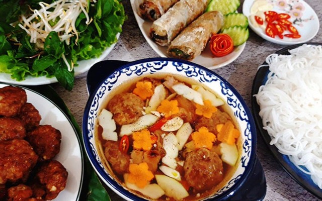 Bún Chả Việt - Bún Đậu - Song Hành Xa Lộ Hà Nội