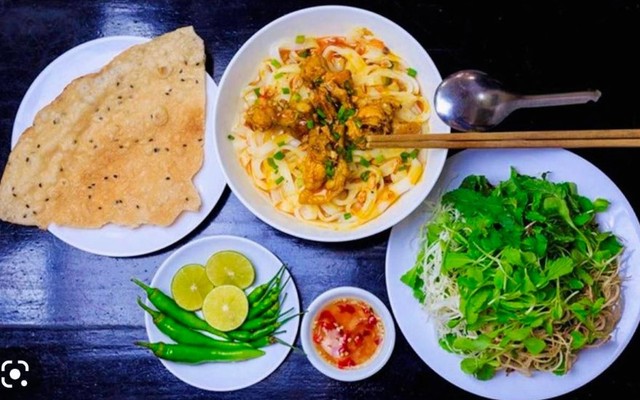 Cô Ba Đại Lãnh - Mỳ Quảng, Cháo Lòng - Đà Sơn