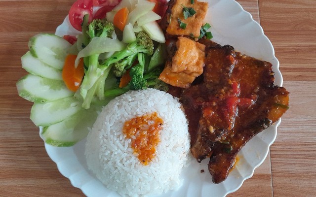 Quán Cơm Mai Hồng - Cơm Sườn - Xuân Đỉnh