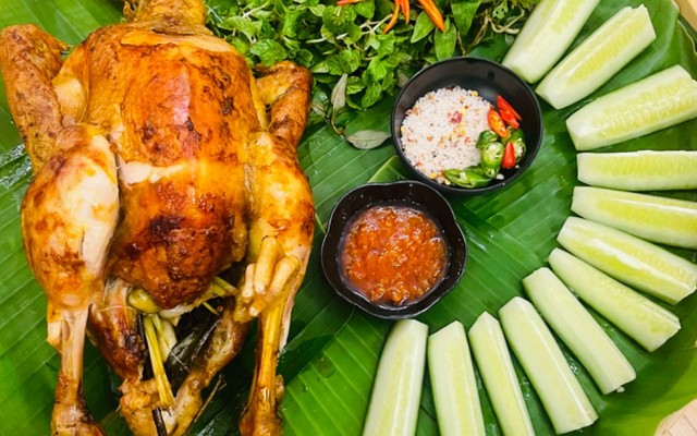 Gà Nướng Lá Tiêu Rừng Măng Đen - Ngô Quyền