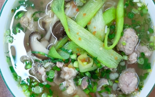 Gấu Thích Nấu - Bún Sườn Chua - Trương Định